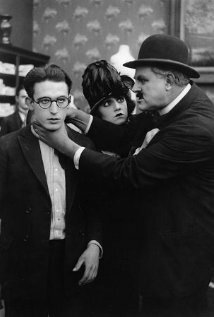 А вот и девушка скачать